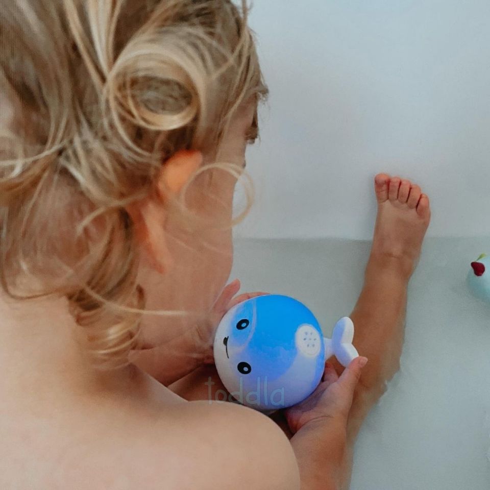 WhaleSpray Fun - Verwen uw kleintje met dit sprankelend water spuitende speeltje!