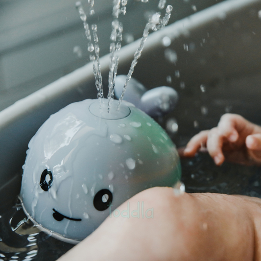 WhaleSpray Fun - Verwen uw kleintje met dit sprankelend water spuitende speeltje!