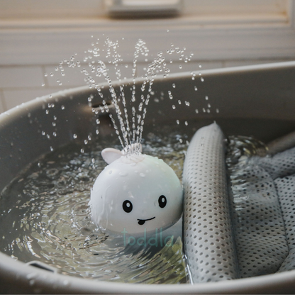 WhaleSpray Fun - Verwen uw kleintje met dit sprankelend water spuitende speeltje!